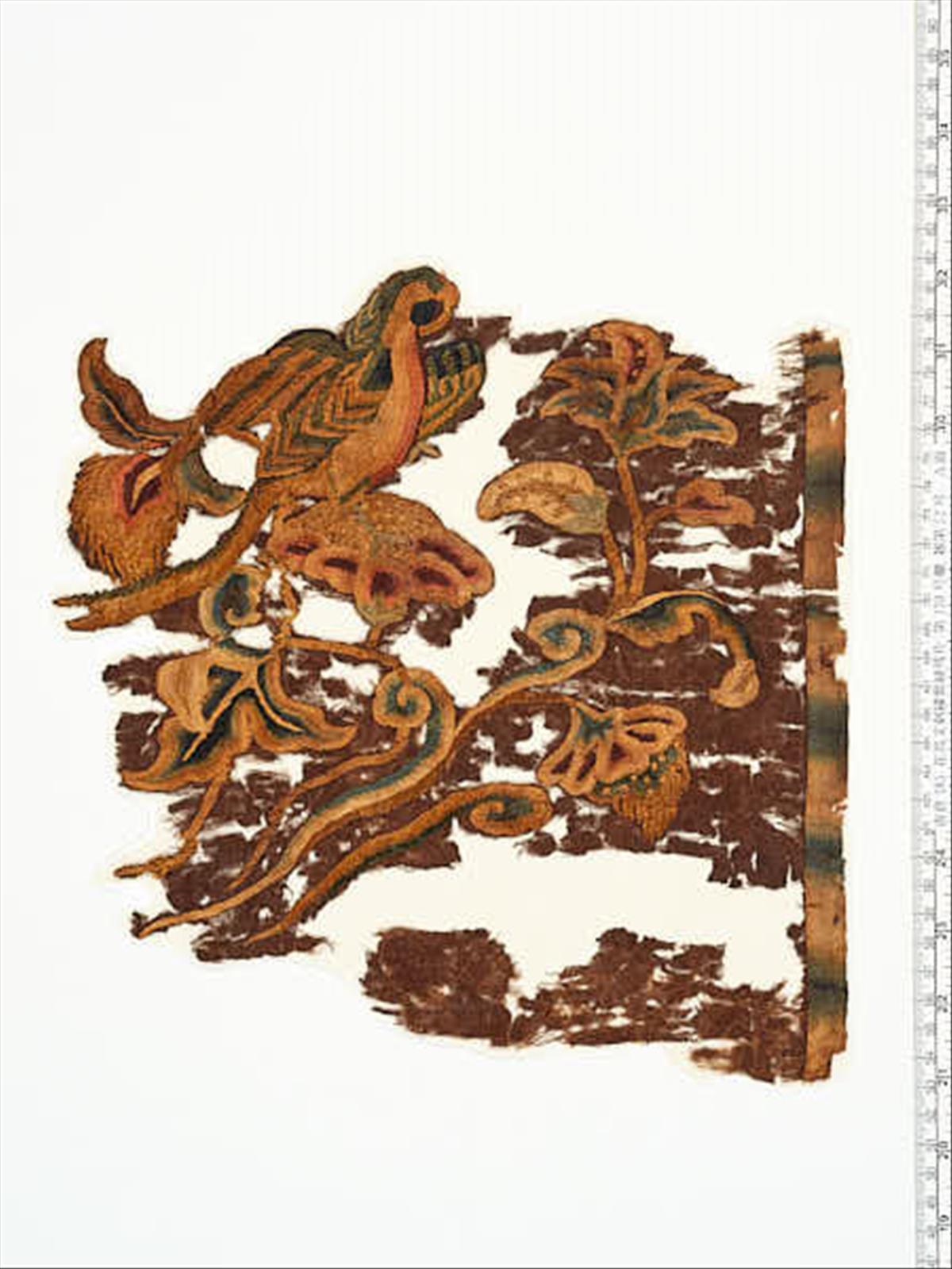 花鳥文刺繍紫綾 残片 第130号櫃 雑第52号 - 正倉院